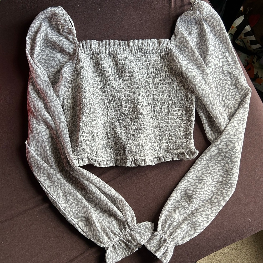 Ruched Cropped Flowy Top